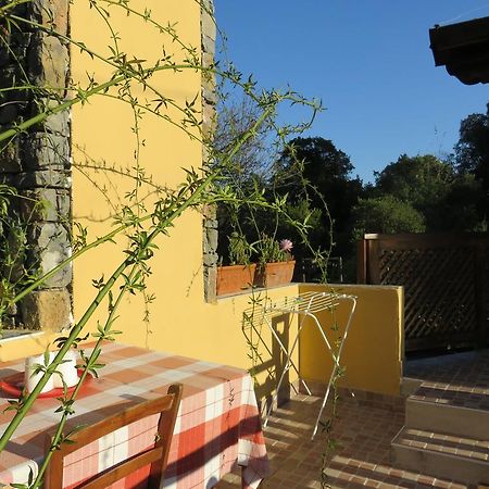 Agriturismo "La Rosa Canina" Bed & Breakfast Lerici Exterior foto
