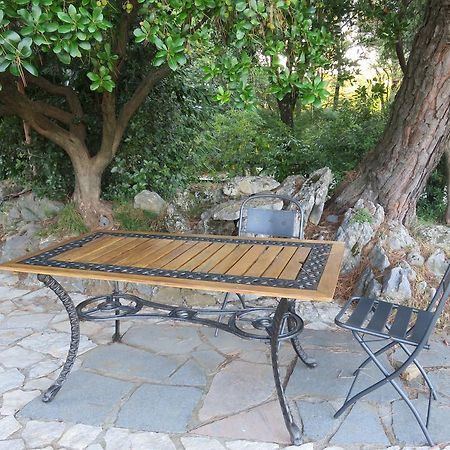 Agriturismo "La Rosa Canina" Bed & Breakfast Lerici Exterior foto