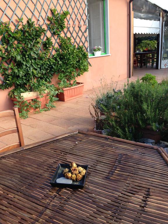Agriturismo "La Rosa Canina" Bed & Breakfast Lerici Exterior foto
