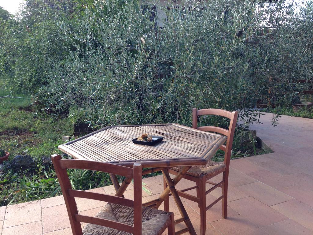 Agriturismo "La Rosa Canina" Bed & Breakfast Lerici Exterior foto