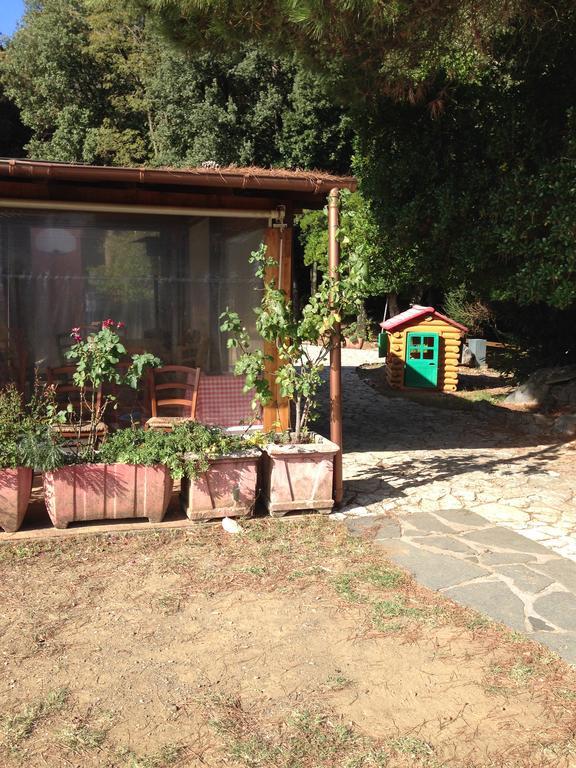 Agriturismo "La Rosa Canina" Bed & Breakfast Lerici Exterior foto