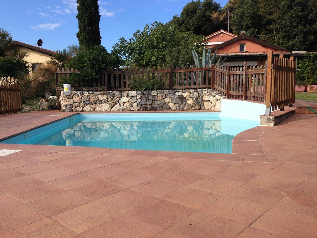 Agriturismo "La Rosa Canina" Bed & Breakfast Lerici Exterior foto